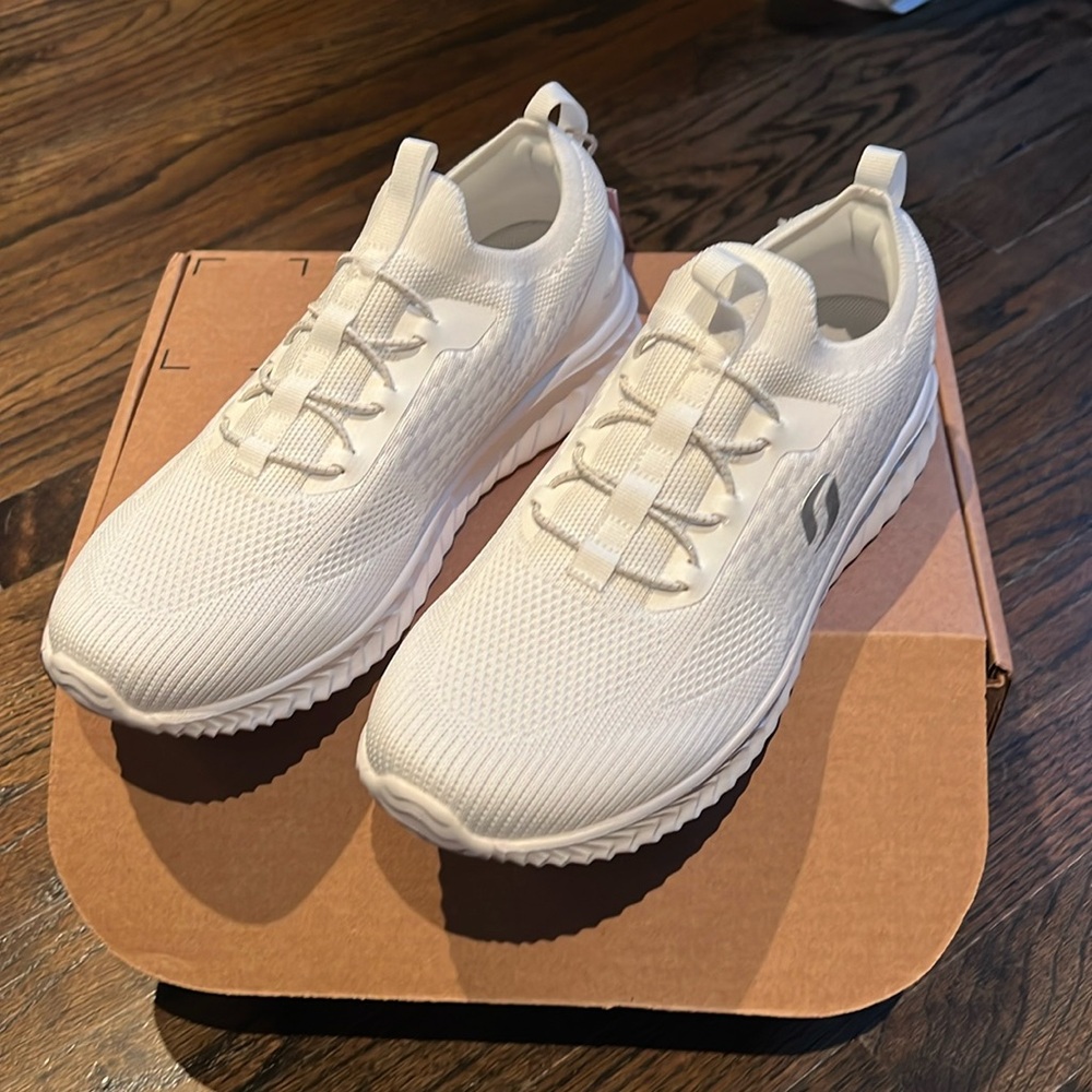 NWT white pull on sneakers lightweight